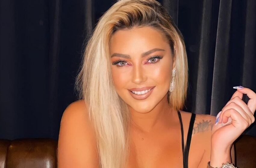  Ronela Hajati feston sot ditëlindjen, nuk do ta besoni sa vjeç mbush këngëtarja