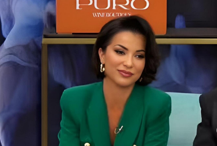  E veshur në bikini, Roza Lati nxjerrë në pah të pasmet