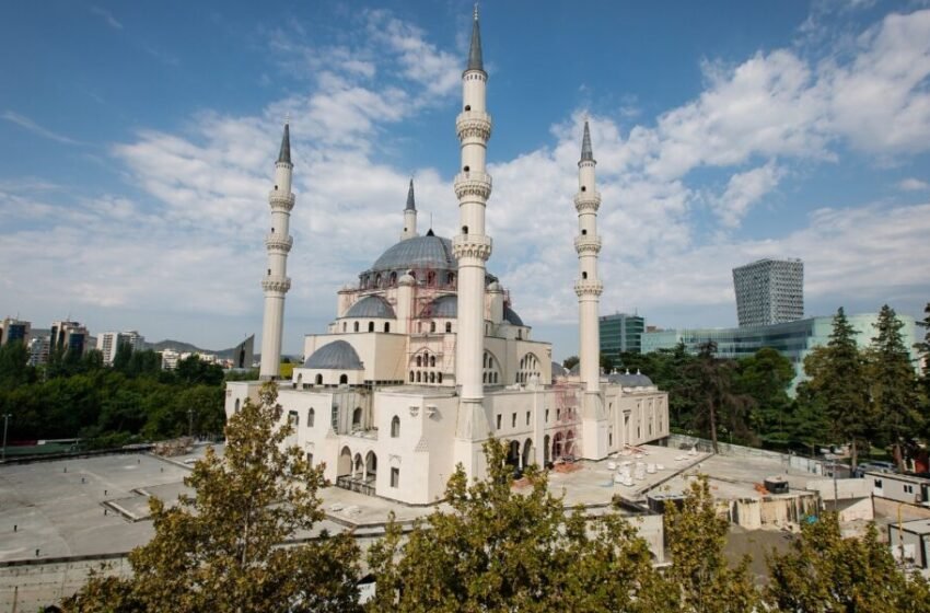  Inaugurohet të enjten Xhamia e Namazgjasë në Tiranë, të pranishëm të ceremoni, Erdogan dhe Rama