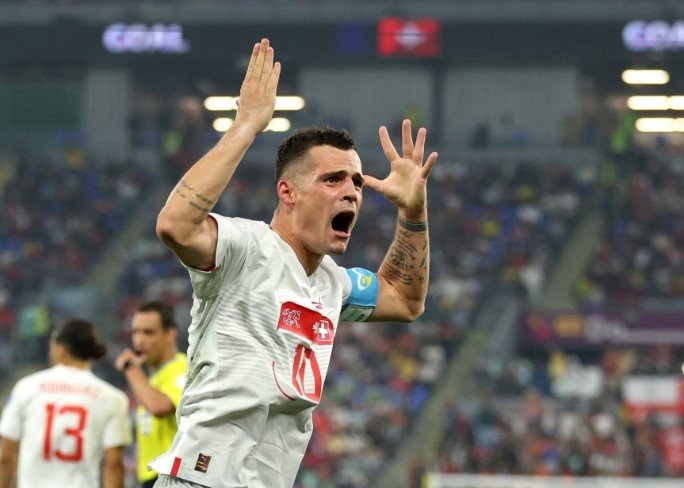  Trajneri i Serbisë: Granit Xhaka, prej tij varet loja e Zvicrës