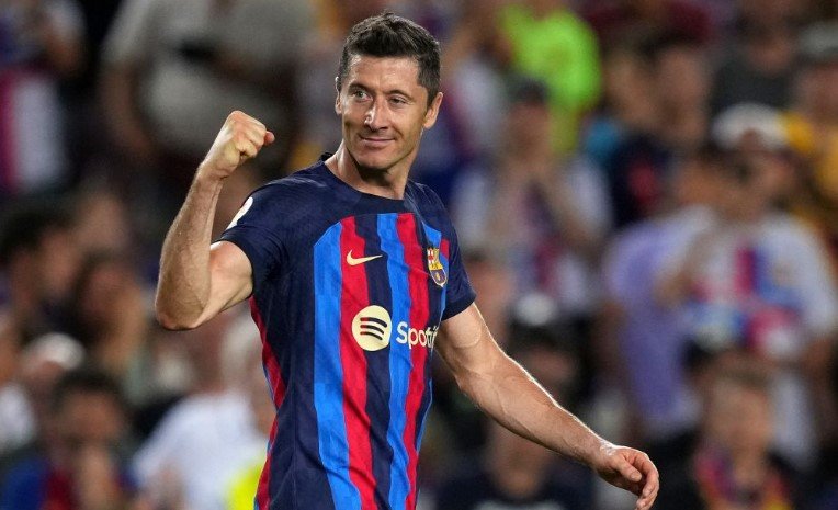  Robert Levandovski i bashkohet Erling Hallandit në garën për “Këpucën e Artë”