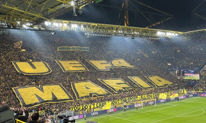  Protestë e tifozëve të Dortmundit: Nuk ju intereson sporti, por paratë