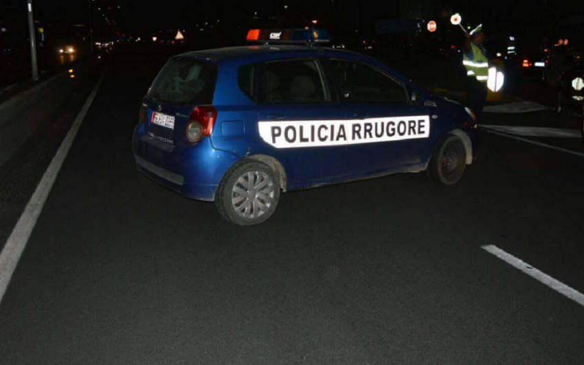  Punonjësja e policisë përplas për vdekje me makinë këmbësorin në Laç