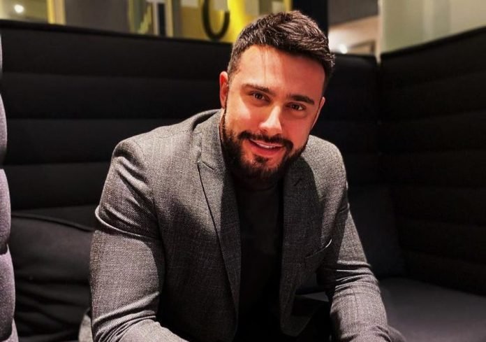 Robert Berisha reagon ashpër në rrjete sociale: Nuk ka mbetur të kërcejmë as me kolege