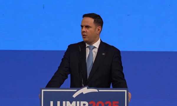  EMRAT/Abdixhiku prezanton kandidatët e Prishtinës për deputetë