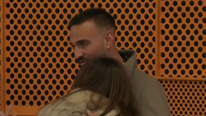  “Me vjen keq”, Ana shpërthen në lot dhe përqafon Kevinin