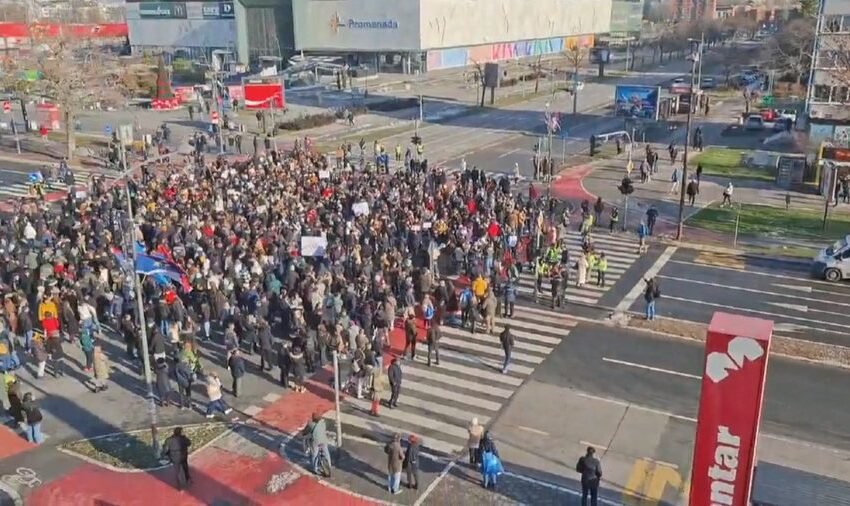  Vuçiç e gjen fajin dhe te Kosova, studentët serbë vazhdojnë protestat, 2 orë bllokadë në Novi Sad