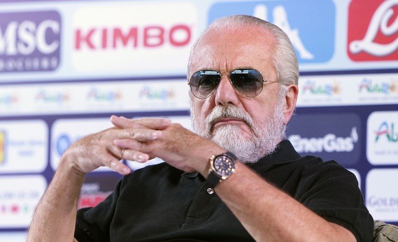  De Laurentis gati të blejë sulmuesin që dështoi në Premier Ligë