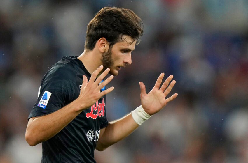  Barcelona vendos prioritetin për vitin 2025, kërkon anësorin gjeorgjianin te Napoli