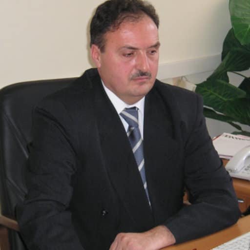  Vdes doktori i njohur nga Mitrovica, Adem Nura