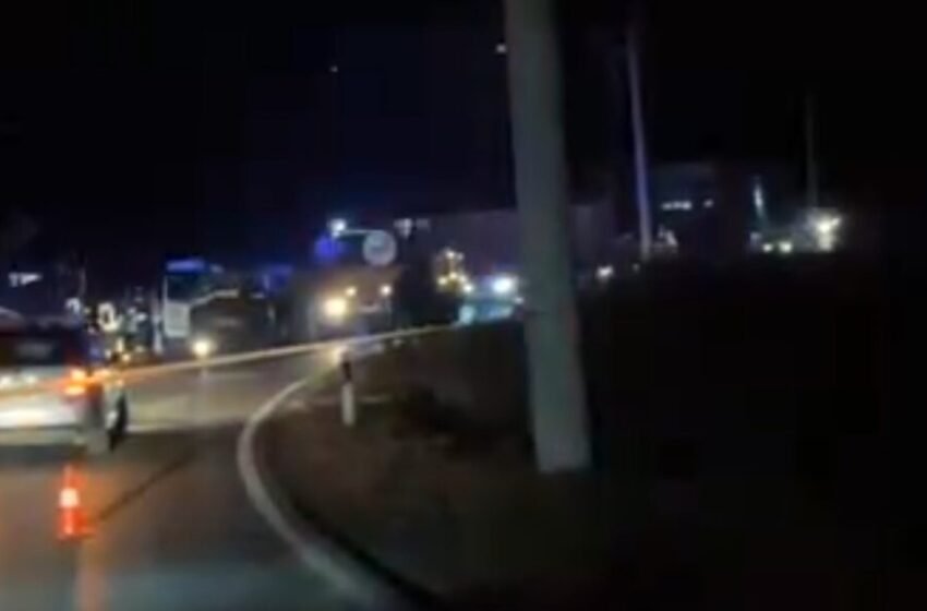  Pamje tronditëse të veturave të aksidentuara në fshatin Çubrel të Skenderajt, ku ndërruan jetë tre persona