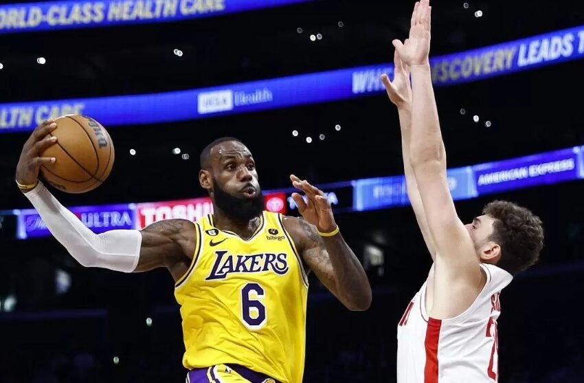  Disfatë për kampionin aktual, rikthehen te fitorja Millouki dhe Lejkers