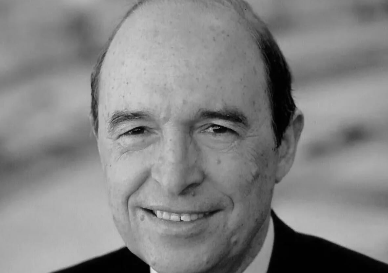  Majko kujton rolin e ish-kryeministrit grek në luftën e Kosovës: Qeveria e tij ndërtoi tri kampe në Shqipëri për kosovarët e dëbuar