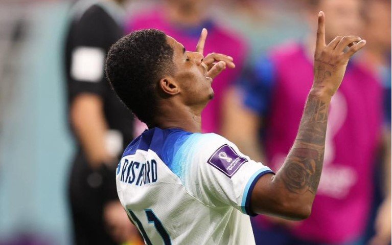  Markus Rashford thyen heshtjen, reagon përmes rrjeteve sociale