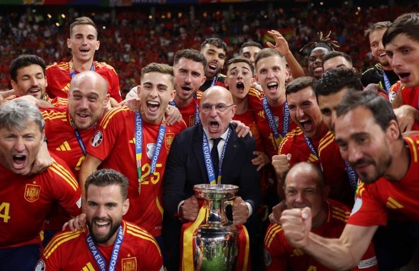  Vjen shpërblimi, De la Fuente në stolin e Spanjës deri në vitin 2028