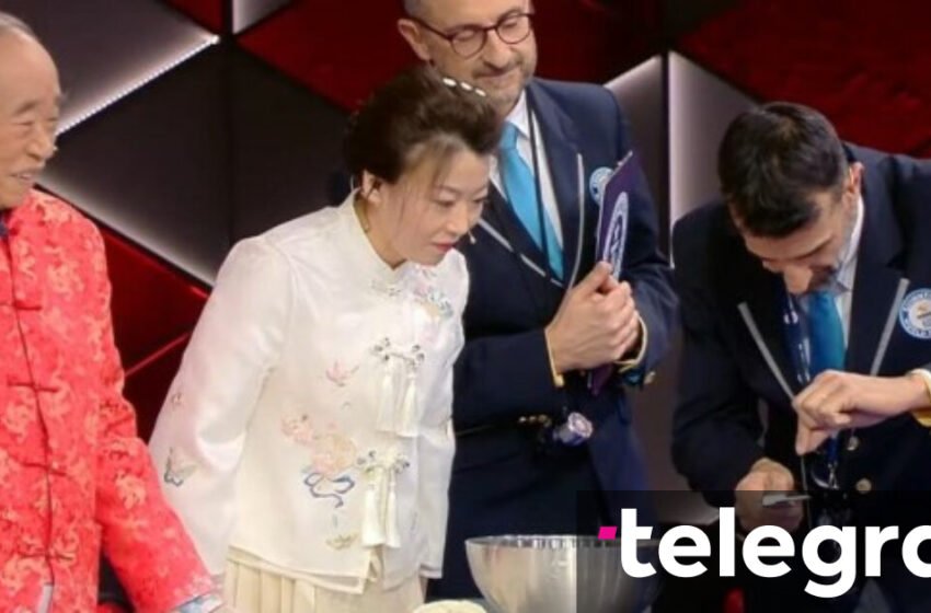 Shefi i kuzhinës bën petën më të hollë në botë të punuar me dorë