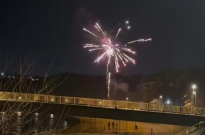  Arrestohen dy të rinj në Shkup, kanë ndezur fishekzjarrë në ditë zie