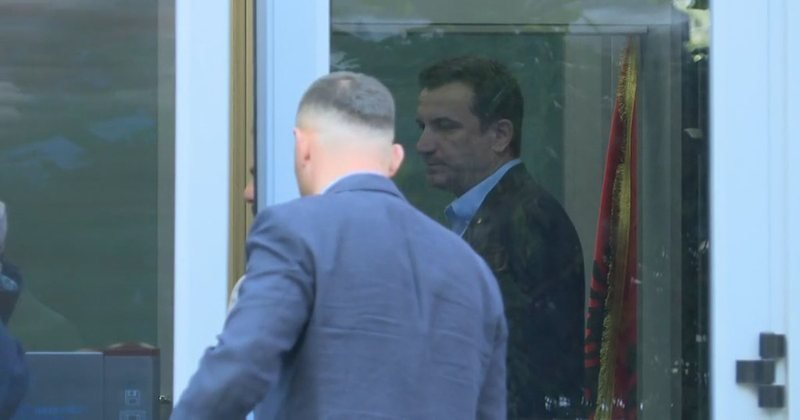 “Ma bënë gropën se kam punuar shumë”, Veliaj: Lulin s’e gjeti gjë! Shqipërinë nuk e bëjnë qylaxhinjtë e llapaqenët