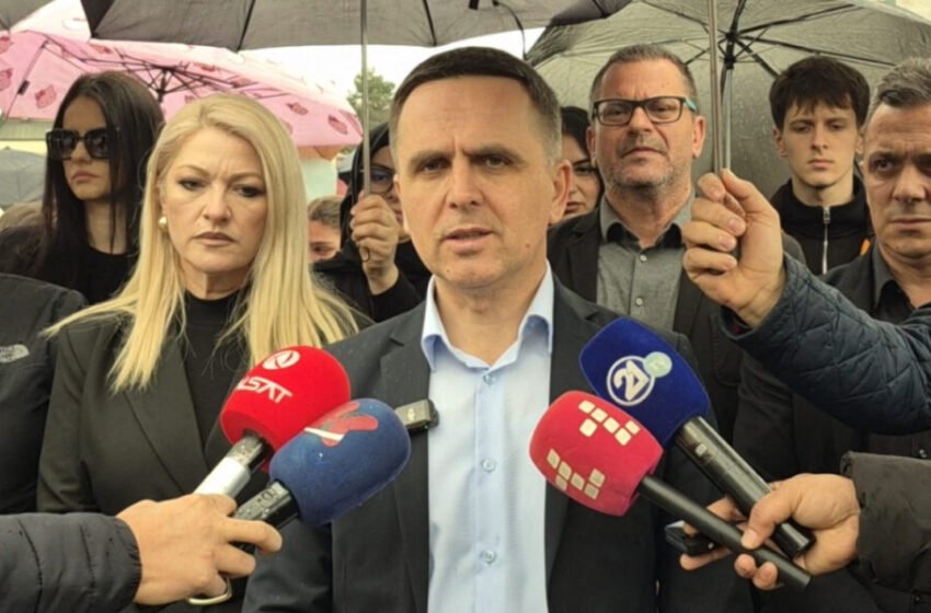  Kasami: Tetovarët ndajnë dhimbjen me familjarët e vi’ktimave në Koçan!