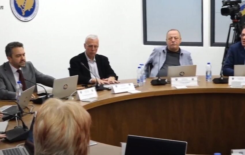 “Tjera herë dilni jashtë” – Përplasje në KQZ, Radoniqi ia tërheq vërejtjen anëtarit të PDK-së, ndërhyn burri i Albulena Haxhiut