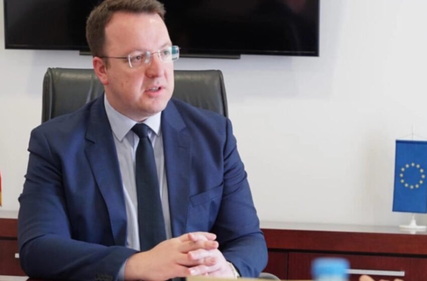 Nikolloski: Fillojmë luftën kundër mafias administrative