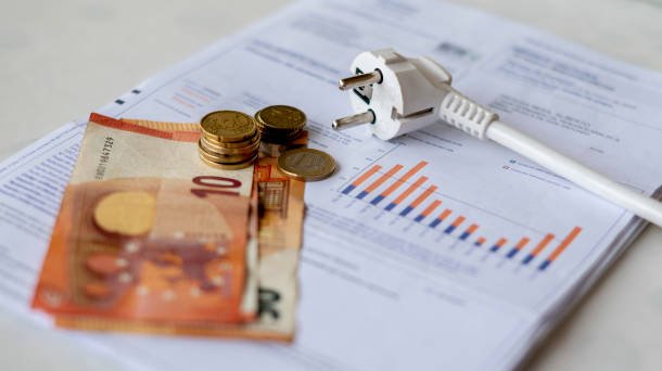 Kreu i ZRRE-së tregon shifrat: Nëse deri sot keni paguar 50 euro për rrymën, nga prilli do të paguani 58 euro