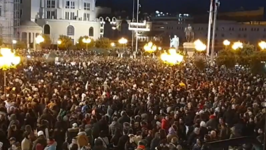  Në Shkup tubohen shumë qytetar për nderim të viktimave në Koçan