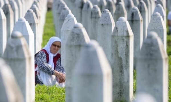  Qendra Përkujtimore e Srebrenicës mbyllet përkohësisht për shkak të situatës së sigurisë