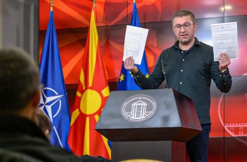  Mickoski paralajmëroi hapjen e rasteve spitali modular dhe Llaskarcë: Ose do të mbijetojmë ne-Maqedonia dhe qytetarët, ose mafiozët!