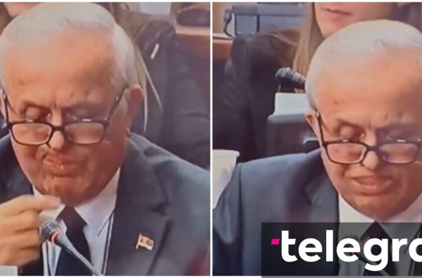  Deputetit serb i bien ‘dhëmbët’, shkakton të qeshura në Parlamentin e Serbisë