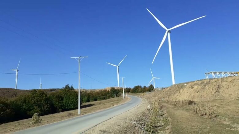 Komuna e Mitrovicës me thirrje për qytetarët kur vizitojnë Parkun e Energjisë së Erës në Bajgorë: Mbani distancën minimale prej 500 metrash