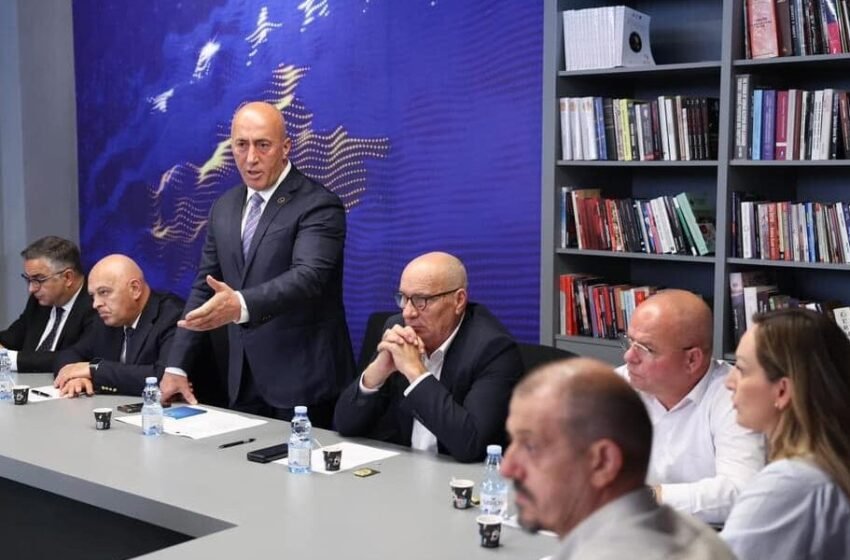  AAK i qorton partitë tjera: Mos ngulni këmbë, posti i kryeministrit i takon PDK-së