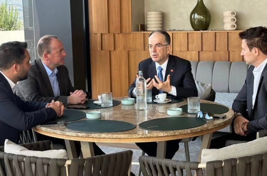Taravari takohet me Presidentin e Shqipërisë, Bajram Begaj