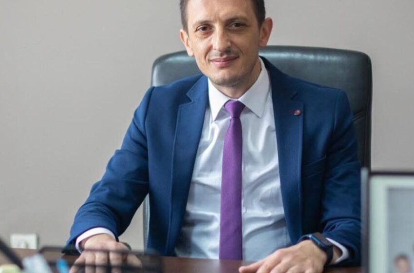 Selimi reagon për gjendjen në shkollën “Panajot Ginovski”: Janë ndërmarrë masa, çështja do diskutohet në Këshill