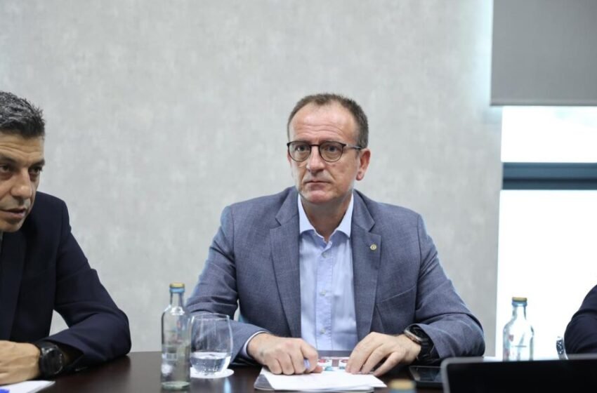 Taravari me histori prekëse nga përvoja e tij si mjek me personat me autizëm