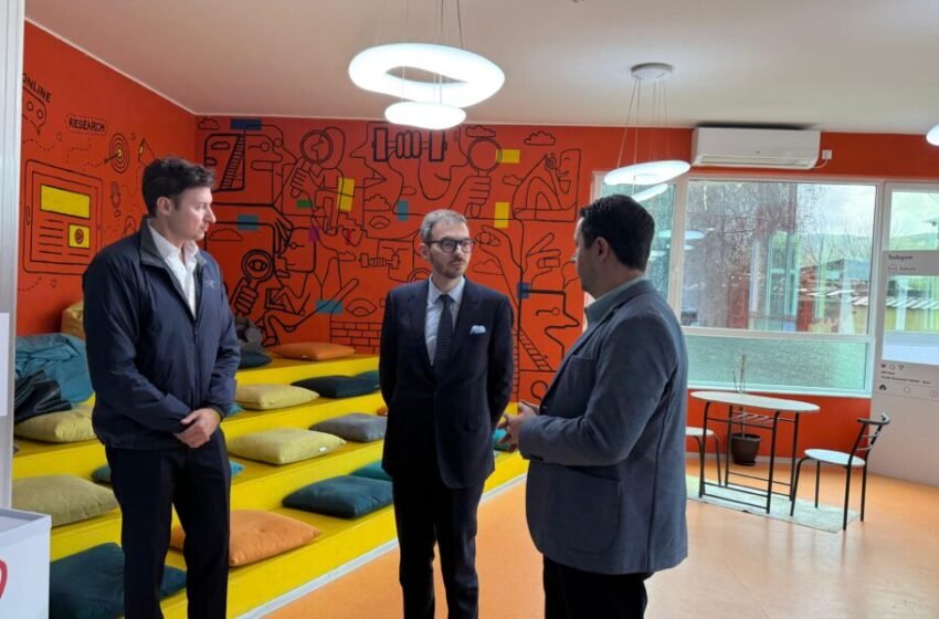 Limani pret ambasadorët e Italisë dhe Shqipërisë: Vizitë në qendrat “Blue Puzzle” dhe “iCan”