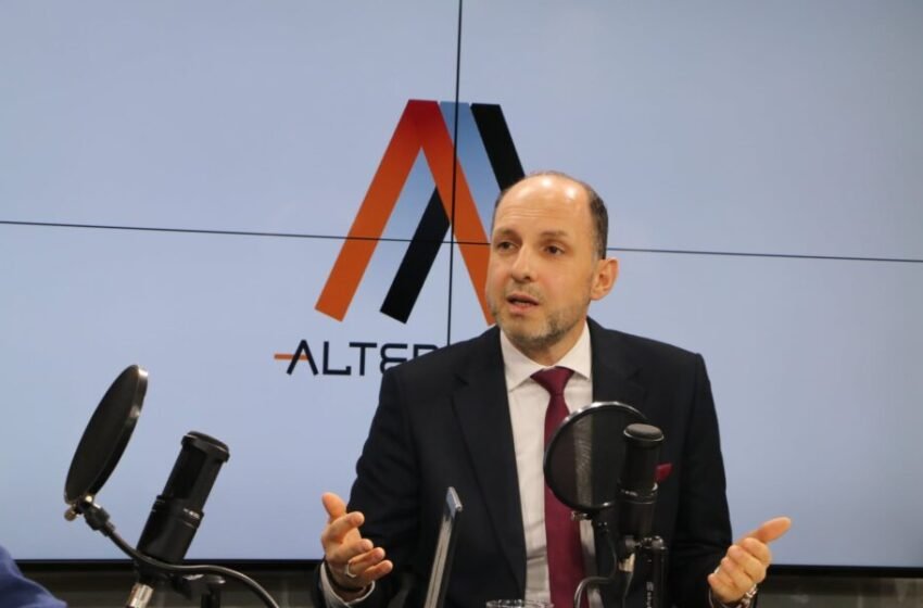 Ibrahimi i qetëson aktivistët: Koalicioni VLEN funksionon në mënyrë më të mirë