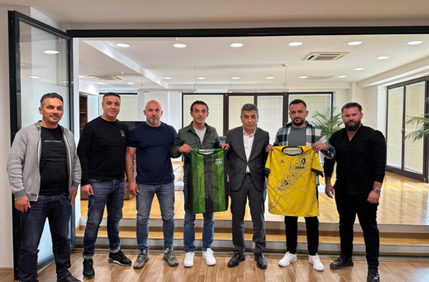 Zv/kryeministri Mexhiti priti në takim përfaqësuesit e klubeve Arsimi, Bashkimi dhe Shkëndija-Haraçinë: Sporti na bashkon dhe na forcon si kolektiv