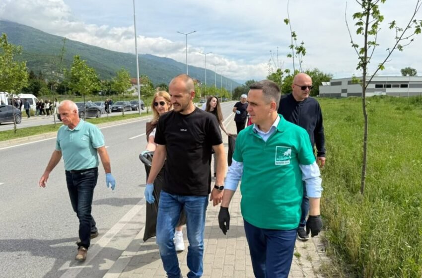 Kasami modest, përvesh krahët dhe i bashkohet aksionit për pastrimin e Tetovës
