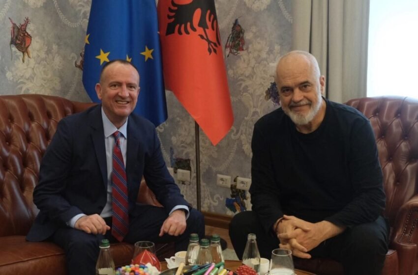 Arben Taravari takon Edi Ramën, “kryeministrin më europian të momentit”