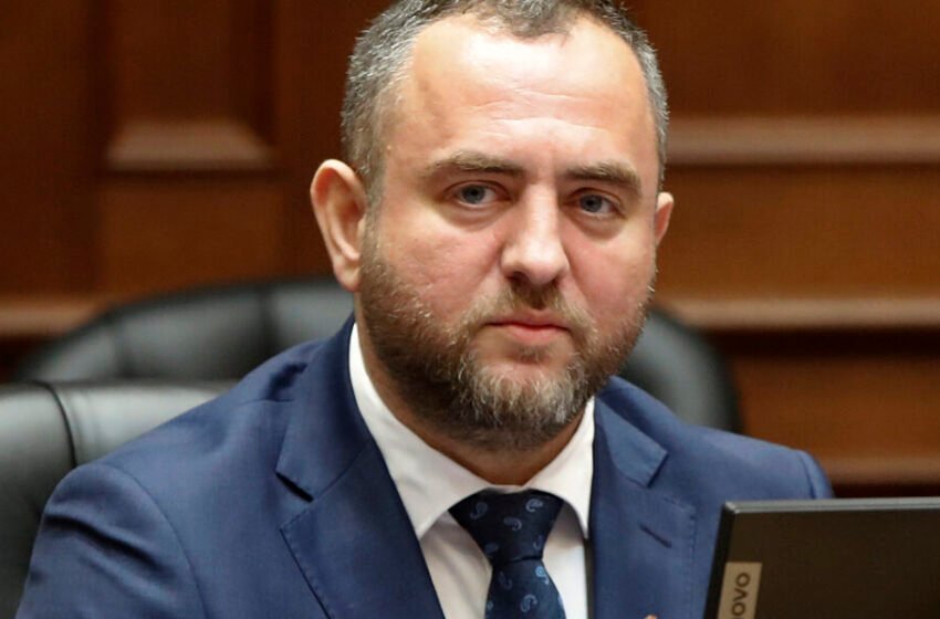 Akuzat e LSDM-së për tenderin e uniformave, Toshkovski: Institucionet t’i kontrollojnë dokumentet e nevojshme që janë nën kompetencën e MPB-së