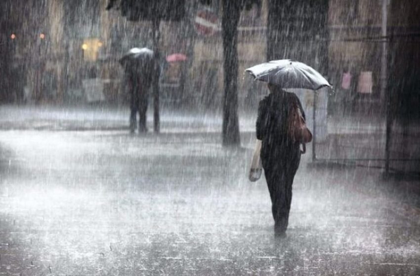 DPHM: Gjatë fundjavës moti do të jetë me shi dhe temperatura nën mesataren për muajin maj