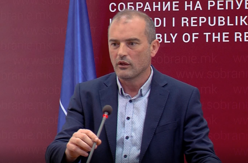 Halil Snopçe reagon në Kuvend: Ligji për vetëqeverisje lokale synon dëmtimin financiar të komunave shqiptare – duhet bllokuar!
