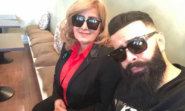 Kjo është zyrtarja e Ministrisë që u ndalua nga Policia – nëna e reperit Ghetto Geasy