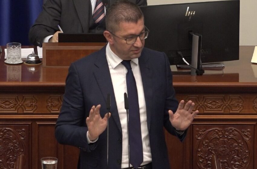 Mickoski, BDI-së: Rrezikoni që partia juaj të futet në “listën e zezë”