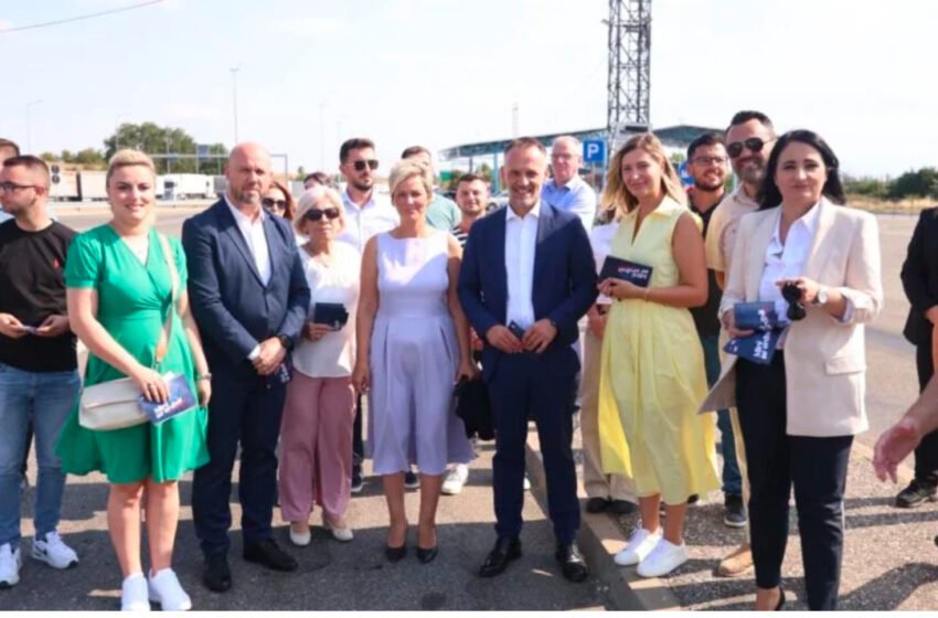 VLEN mirëpret mërgatën në pikën kufitare të Tabanocit: Nuk jeni mysafirë, jeni pjesë e zemrës sonë