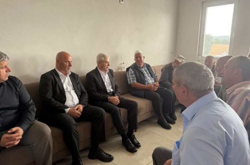 Ali Ahmeti dhe Ramiz Lladrovci bëjnë homazhe në nder të veprimtarit Jahir Prenku