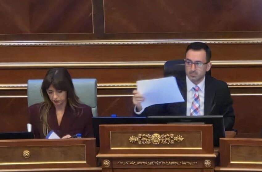  Dimal Basha e harron mikrofonin ndezur: Dmth Branisllavi qitu tash djeget