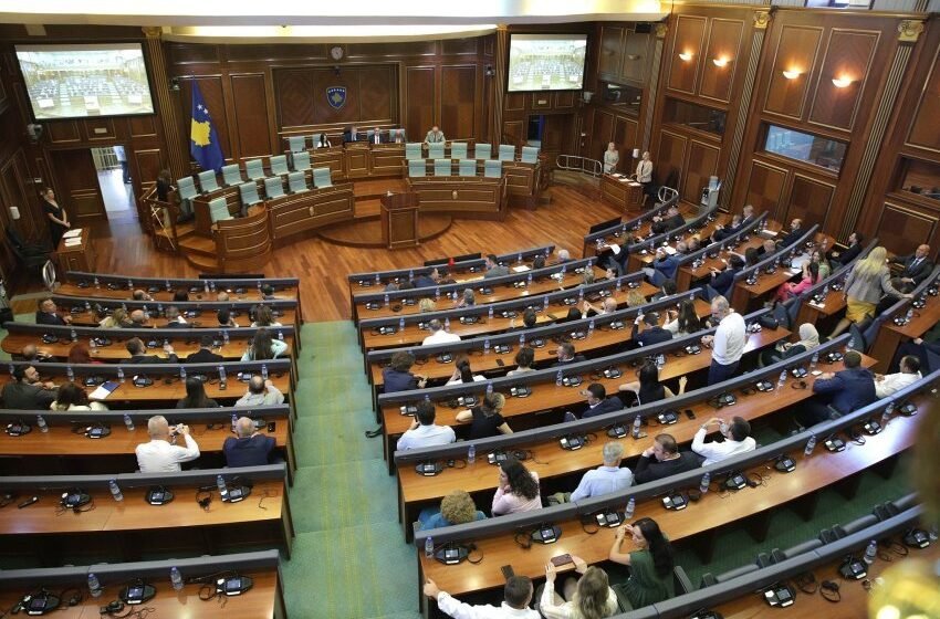  Pa marrëveshje politike, vazhdon seanca konstituive e Kuvendit të Kosovës