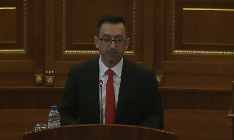  Fjalët e para të kryetarit të Kuvendit të Kosovës, mirënjohje UÇK-së, nënave